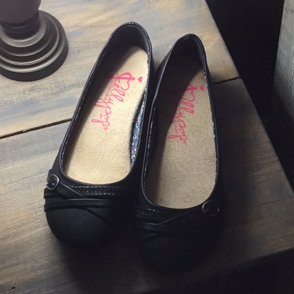 Super cute black shoes